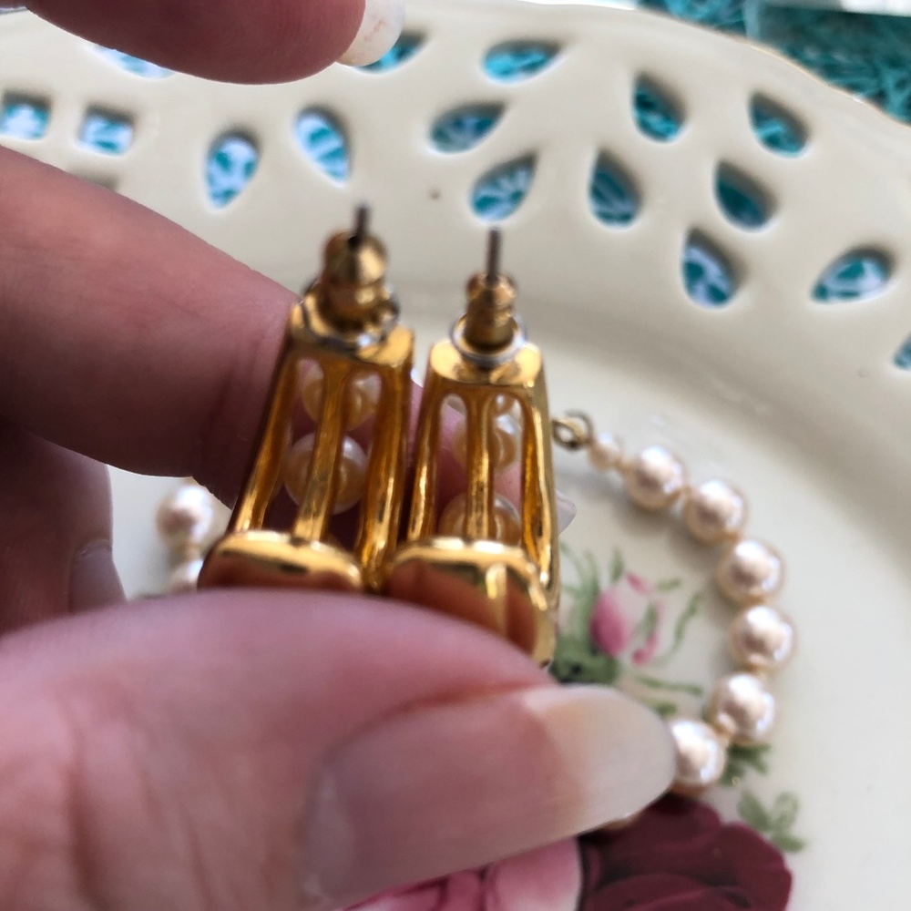 Gold Tone and Glass Pearl Bracelet/Earring Set - Picture 4 of 4